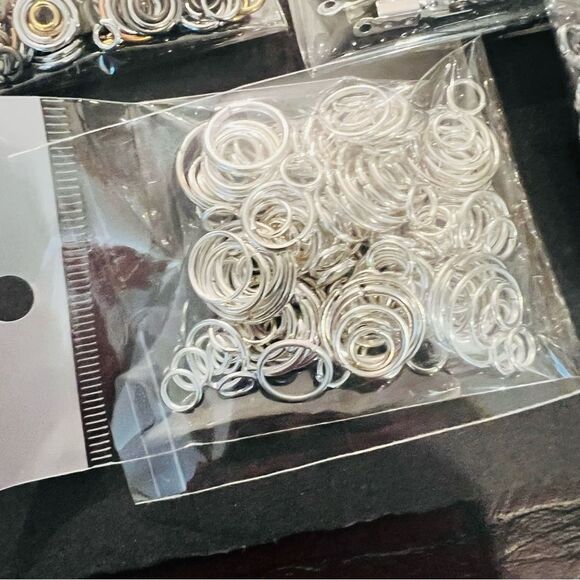 Over 10 Bundles of Assorted Jewelry Making Supplies - Picture 8 of 10